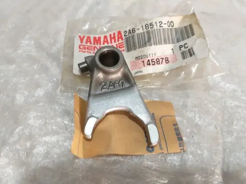 Uñeta Horquilla Pequeña Yamaha Dtk125 Dtk175 Original Referencia 2A6-18512-00